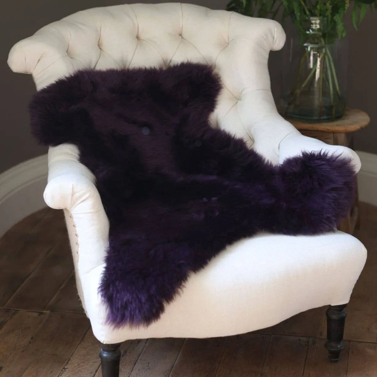Sheepskin rug in Aubergine