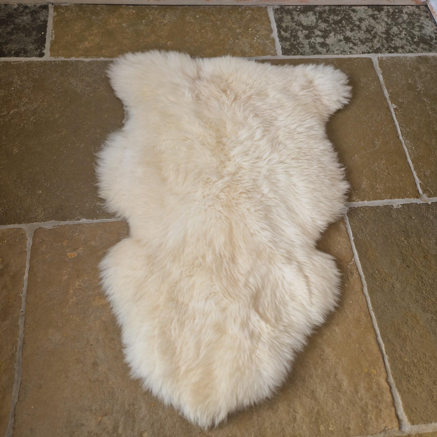 Large Cream Sheepskin Rug Number 39