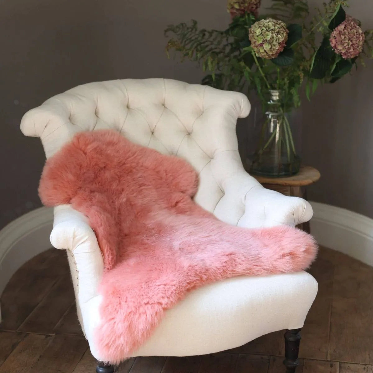 Sheepskin rug in Salmon Pink
