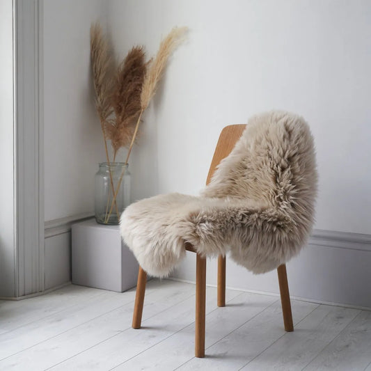 Sheepskin rug in Oyster