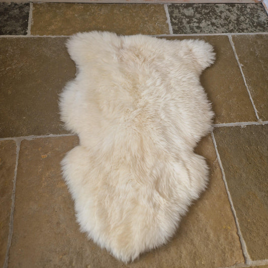 Large Cream Sheepskin Rug Number 39