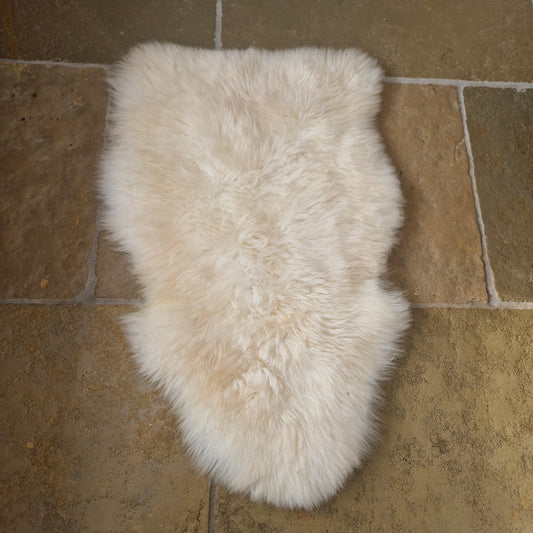 Medium Cream Sheepskin Rug Number 44
