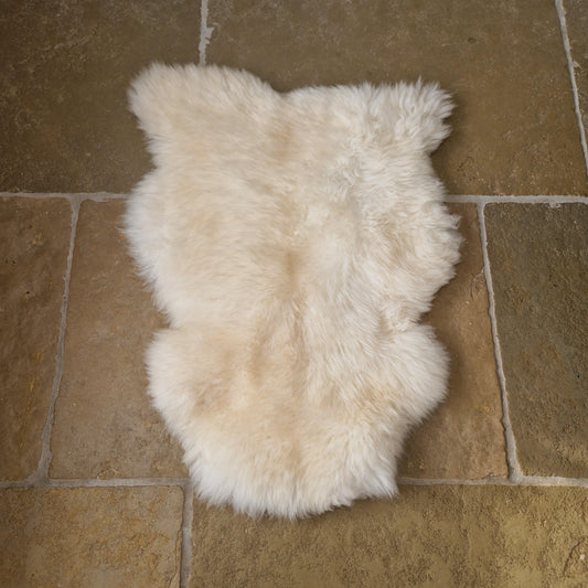 Medium Cream Sheepskin Rug Number 45