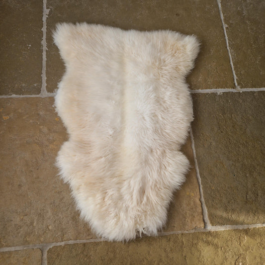 Medium Cream Sheepskin Rug Number 46