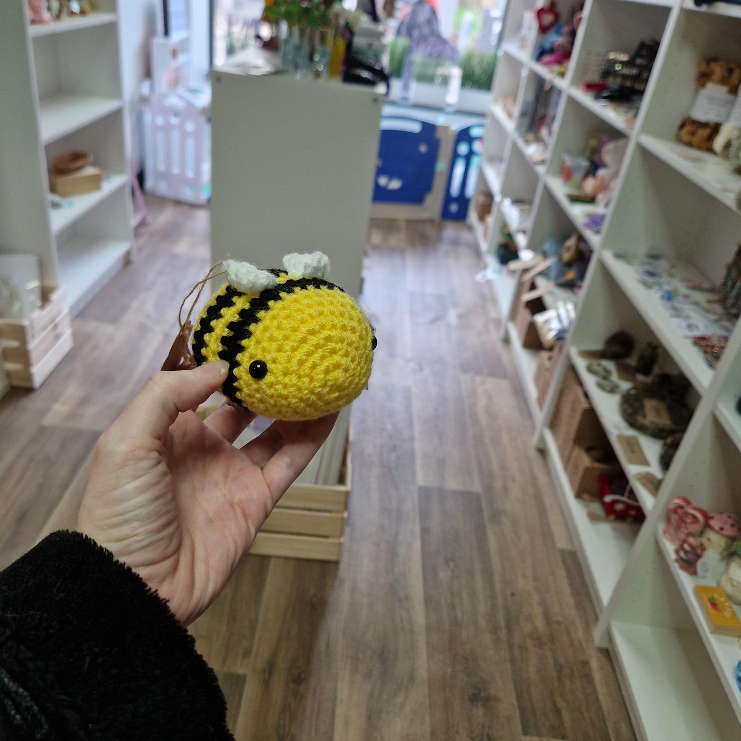 Crochet Bee HA04