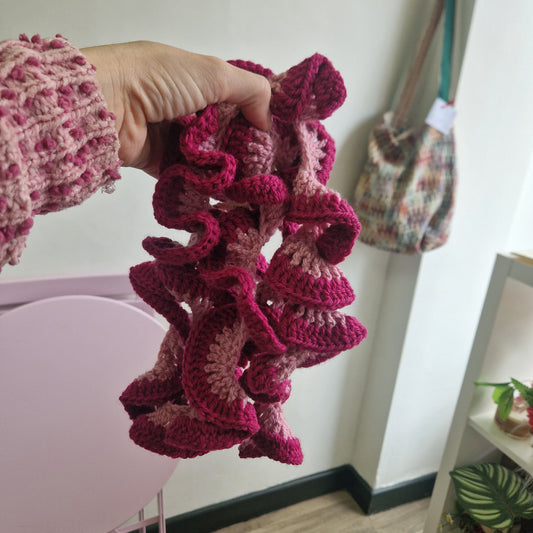 Handmade Pink and Cerise Twirl Scarf PT088