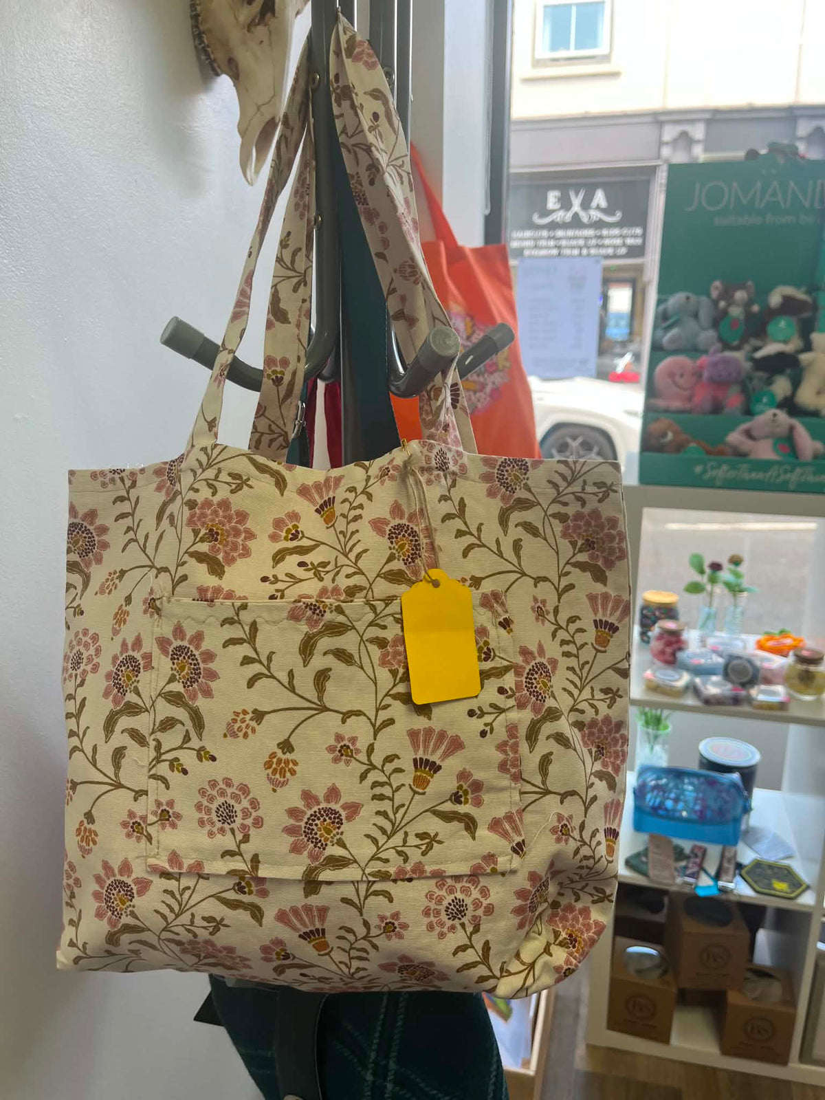 Pink flowers tote bag