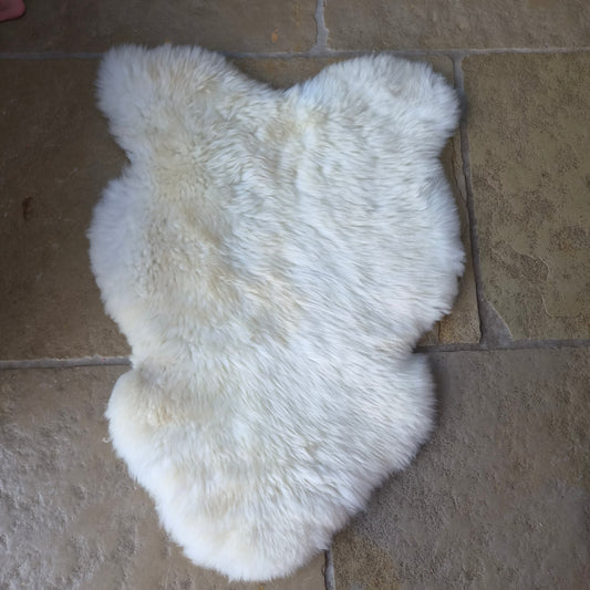 Medium Cream Sheepskin Rug Number 76