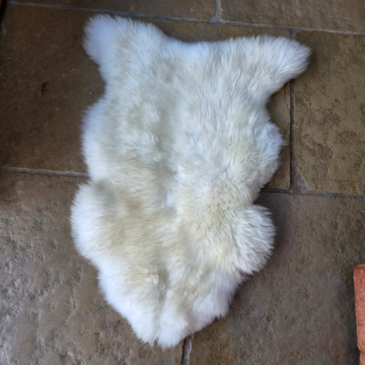 Medium Cream Sheepskin Rug Number 77
