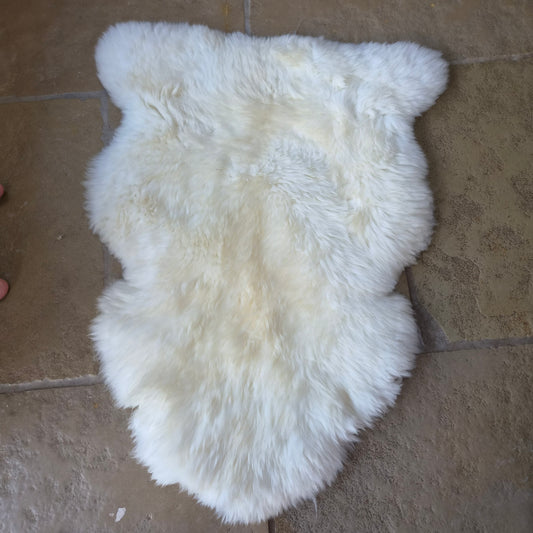 Medium Cream Sheepskin Rug Number 78